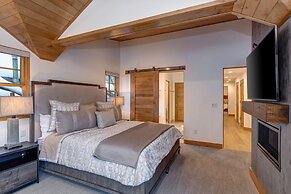 Old Town Masterpiece 6 Bedroom Home by RedAwning