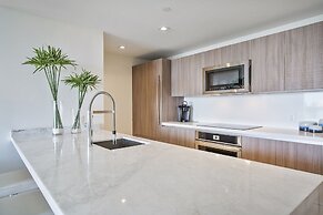 914 Tiffany House 1 Bedroom Condo by RedAwning