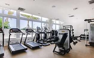 914 Tiffany House 1 Bedroom Condo by RedAwning