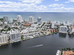 914 Tiffany House 1 Bedroom Condo by RedAwning