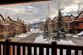 Luge Lane 5 Bedroom Townhouse by RedAwning