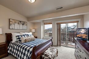 Luge Lane 5 Bedroom Townhouse by RedAwning