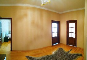 Bakuvi Tourist Apartment E022