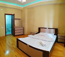 Bakuvi Tourist Apartment E022