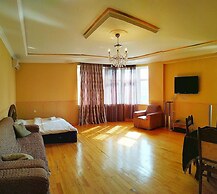 Bakuvi Tourist Apartment E022