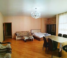 Bakuvi Tourist Apartment B085