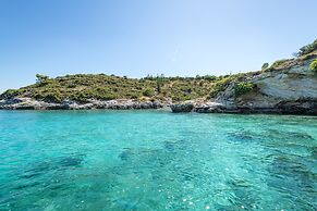 OPENNESS. House by the sea.