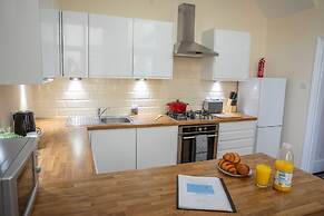 Sapphire Suite Sasco Apartments