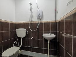 OYO 90078 Navita Lodge