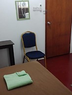 OYO 90078 Navita Lodge