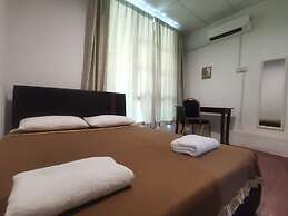 OYO 90078 Navita Lodge