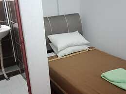 OYO 90078 Navita Lodge