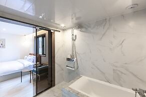 Brown Dot Hotel Sasang Renecite