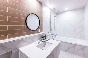 Brown Dot Hotel Sasang Renecite