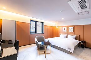 Brown Dot Hotel Sasang Renecite