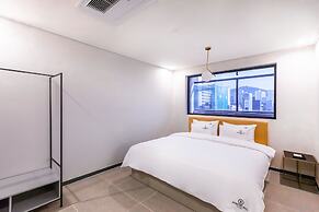 Brown Dot Hotel Sasang Renecite