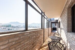 Brown Dot Hotel Sasang Renecite