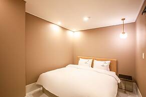 Brown Dot Hotel Sasang Renecite