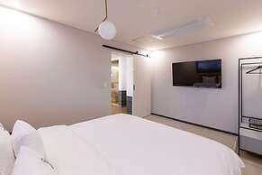 Brown Dot Hotel Sasang Renecite