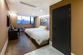 Brown Dot Hotel Sasang Renecite