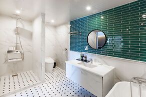 Brown Dot Hotel Sasang Renecite