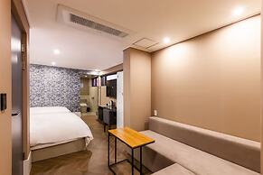 Brown Dot Hotel Sasang Renecite