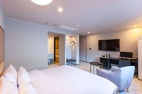 Brown Dot Hotel Sasang Renecite