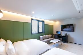 Brown Dot Hotel Sasang Renecite