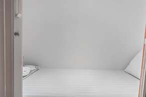 Sleep Box Hostel Suratthani