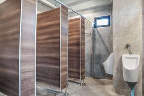 Sleep Box Hostel Suratthani