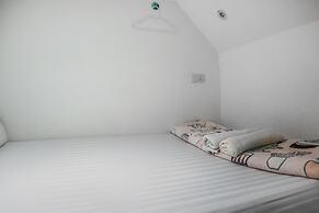 Sleep Box Hostel Suratthani