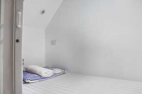 Sleep Box Hostel Suratthani