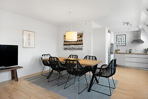 Sanders Leaves - Cute 1-bdr Apt w Terrace