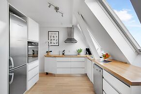 Sanders Leaves - Cute 1-bdr Apt w Terrace