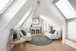 Sanders Leaves - Cute 1-bdr Apt w Terrace