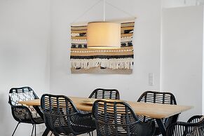 Sanders Leaves - Cute 1-bdr Apt w Terrace