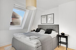 Sanders Leaves - Cute 1-bdr Apt w Terrace