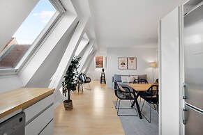 Sanders Leaves - Cute 1-bdr Apt w Terrace