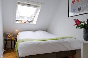 Cozy One-bedroom Apartment in Copenhagen Downtown