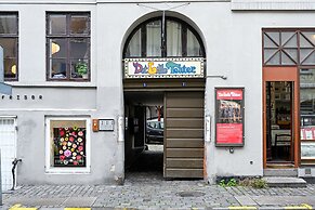 Cozy One-bedroom Apartment in Copenhagen Downtown