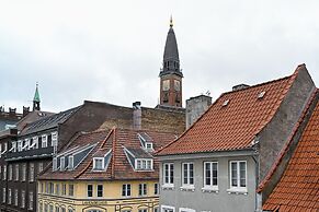 Cozy One-bedroom Apartment in Copenhagen Downtown