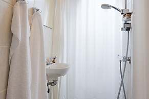 Cozy One-bedroom Apartment in Copenhagen Downtown