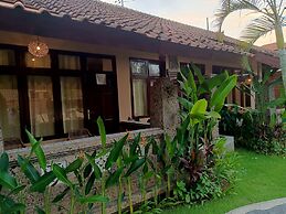 Mahe Garden Inn and Villas