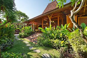 Mahe Garden Inn and Villas