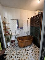 Saigonese Trekking House - Hostel