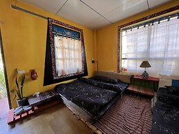 Saigonese Trekking House - Hostel