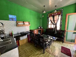 Saigonese Trekking House - Hostel