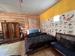 Saigonese Trekking House - Hostel