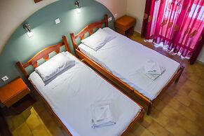 Chrysoula Hotel & Apartments