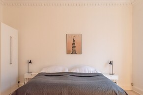 Sanders Boulevard - Cozy 2-bdr Apt By the Canal